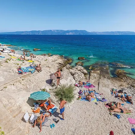 3 Bedroom Beautiful In Nedescina