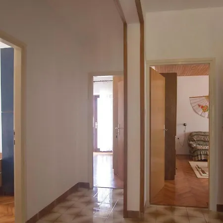 3 Bedroom Beautiful In Nedescina Holiday home Ruzici (Sveta Nedelja)