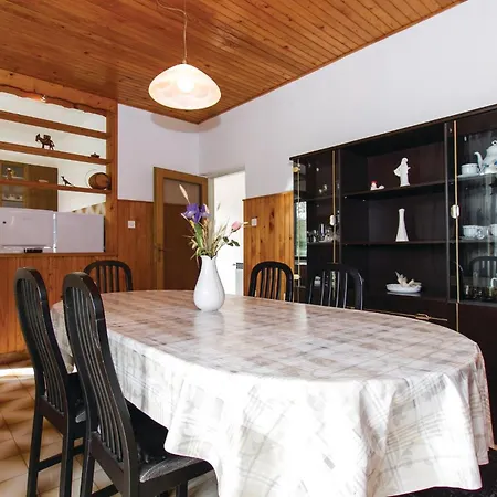 Holiday home 3 Bedroom Beautiful In Nedescina *